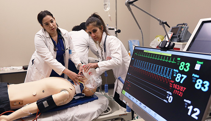 Lifelike Mannequins Prepare Nursing Graduate Students for Real-Life  Emergencies
