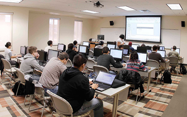  The University of Texas at El Paso is launching a new program – the Microsoft Teacher Computer Science Academy – to increase the number of high school students who take computing courses by increasing the number of computer science teachers, with financial support from Microsoft Corp. Microsoft will fund 14 full scholarships this year for high school math or computer and technology education (CTE) teachers to become qualified to teach computer science at high schools in the El Paso region. Photo: Ivan Pierre Aguirre / UTEP Communications 