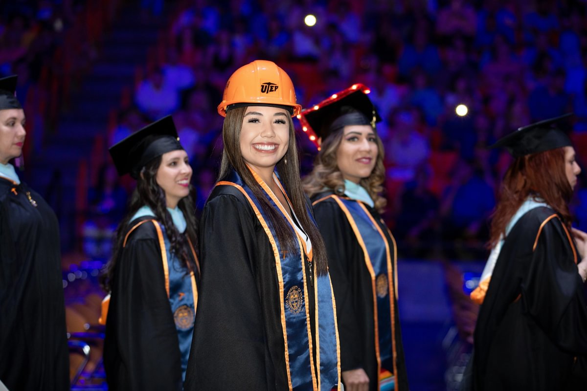 Replay Spring Commencement Ceremony Livestreams